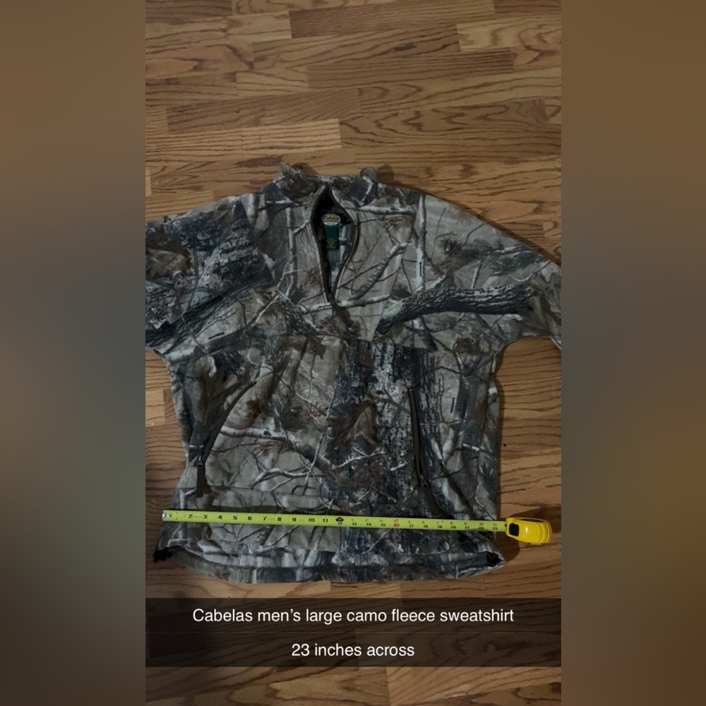 Men’s size large Cabelas camo fleece sweatshirt